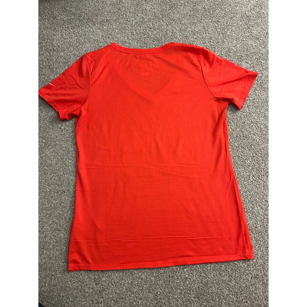 Nike Dri-FIT Graphic V-Neck Tee Womens Medium Red Excellent Short Sleeve Shirt - Picture 6 of 6